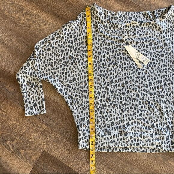 LOVESTITCH Leopard Top Dolman Sleeve Sweater NEW Small Grey Soft - Picture 6 of 10